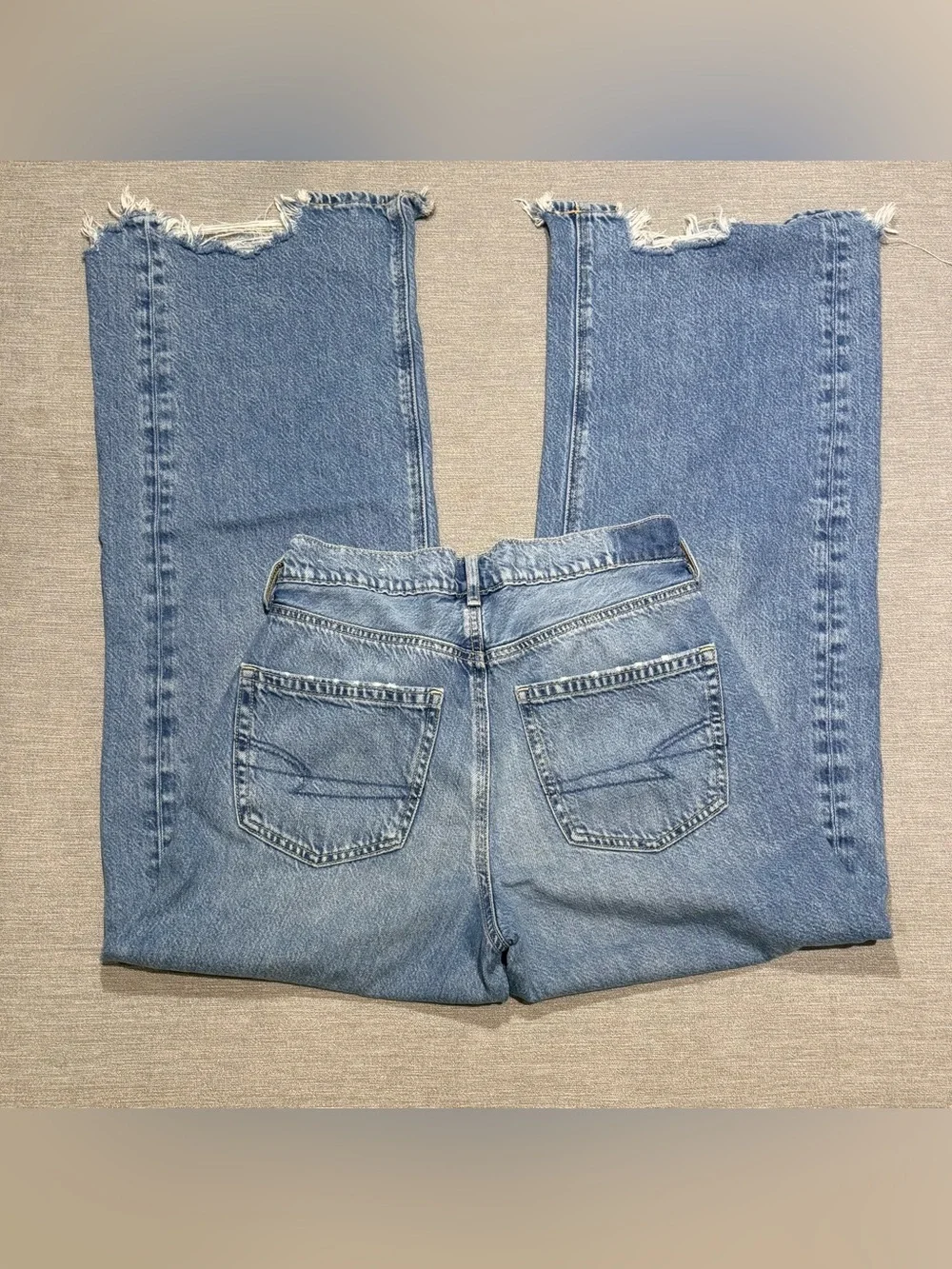 American Eagle Outfitters Light Blue Wide-Leg Jeans with Raw Hem - Picture 3 of 4